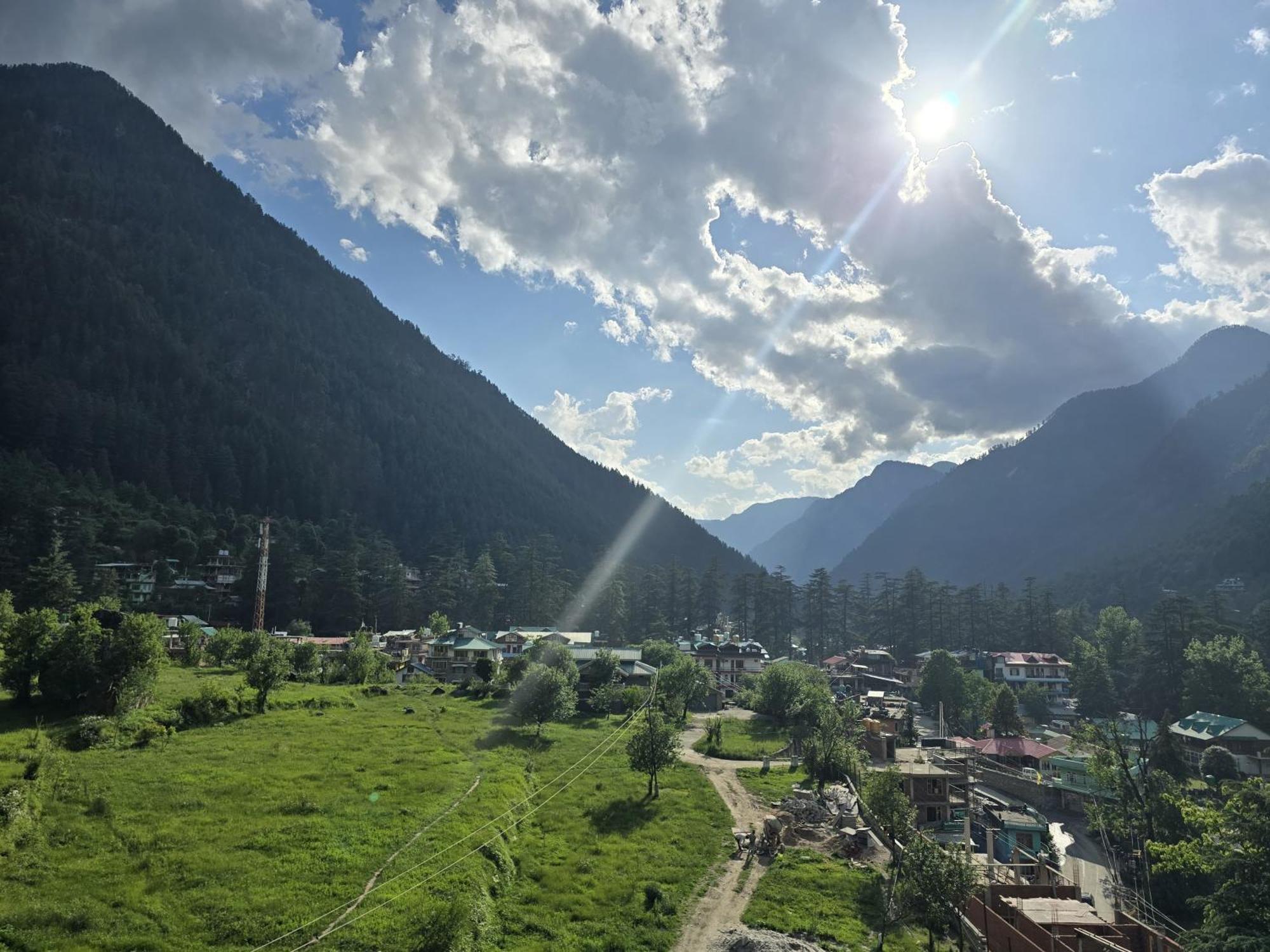 The Hillside Hotel Kasol Exterior photo